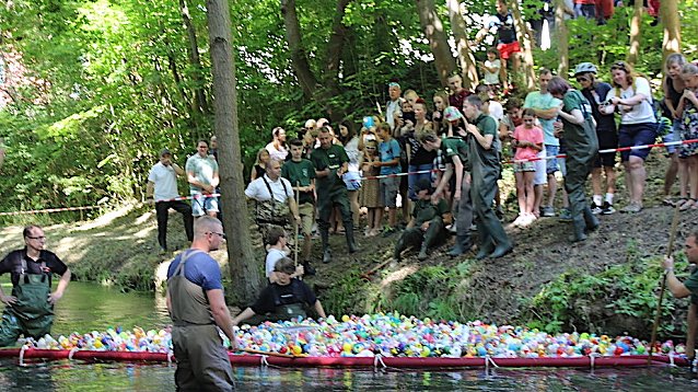 Bild: Volksfeststimmung wird auch am 2. Juni wieder herrschen, wenn der Startschuss f&uuml;r 666 Enten erfolgt