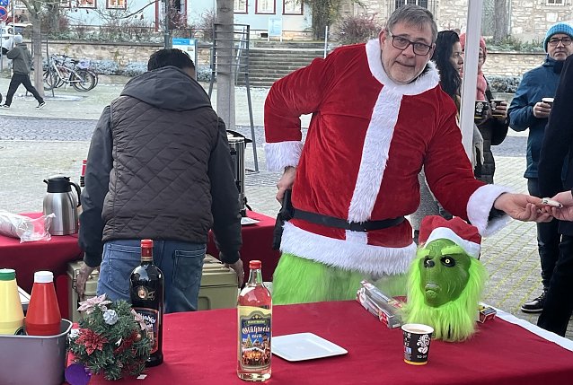 Bild: Darf auf keinem ordentlichen weihnachtlichen Markt fehlen: ein Grinch