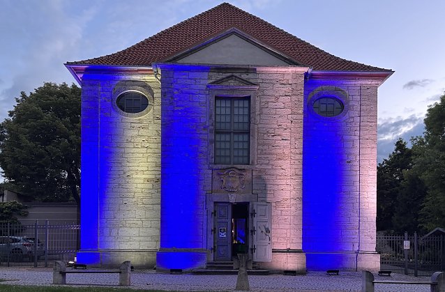 Bild: Die Gottesackerkirche war z&uuml;nftig in die blau-wei&szlig;en Farben Schottlands getaucht