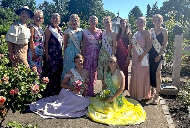 Bild: Elf Rosenk&ouml;niginnen