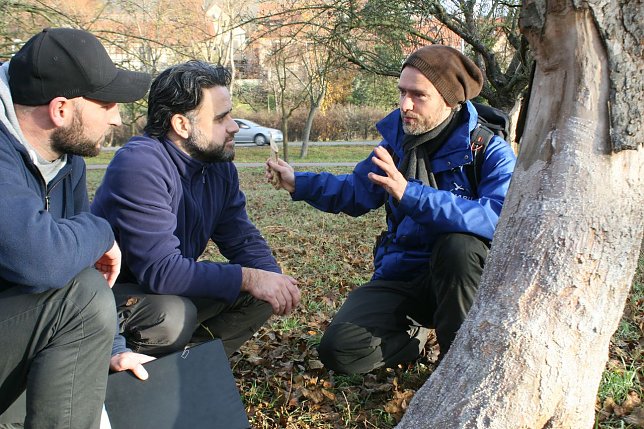 Bild: Auf dem Bild sind von links nach rechts Matthias V&ouml;lkel und Tobias Otto vom Kommunalservice Jena sowie Marcus Orlam&uuml;nder der Bibermanager des NABU Th&uuml;ringen, beim heutigen Beratungsgespr&auml;ch in Jena zu sehen.