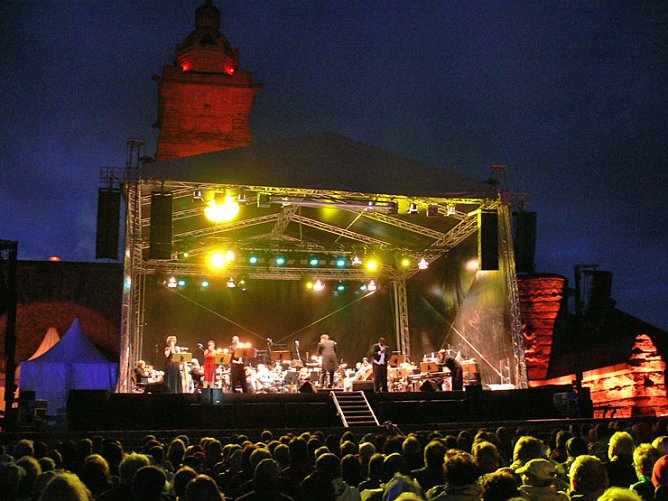 Gigantisches Konzert auf dem Kyffhäuser (Foto: Birgit Susemihl) Gigantisches Konzert auf dem Kyffhäuser (Foto: Birgit Susemihl)