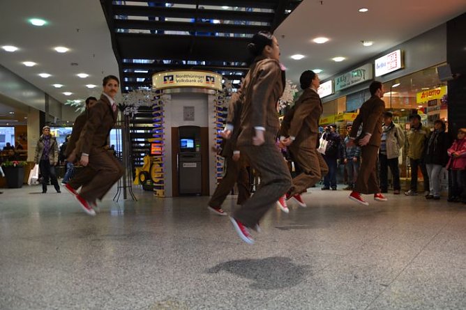 Tanzen beim Shoppen (Foto: Nico Hofsommer)