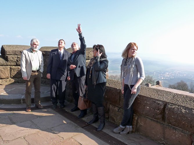 Reinigungskur für Kyffhäuserdenkmal (Foto: Karl-Heinz Herrmann) Reinigungskur für Kyffhäuserdenkmal (Foto: Karl-Heinz Herrmann)