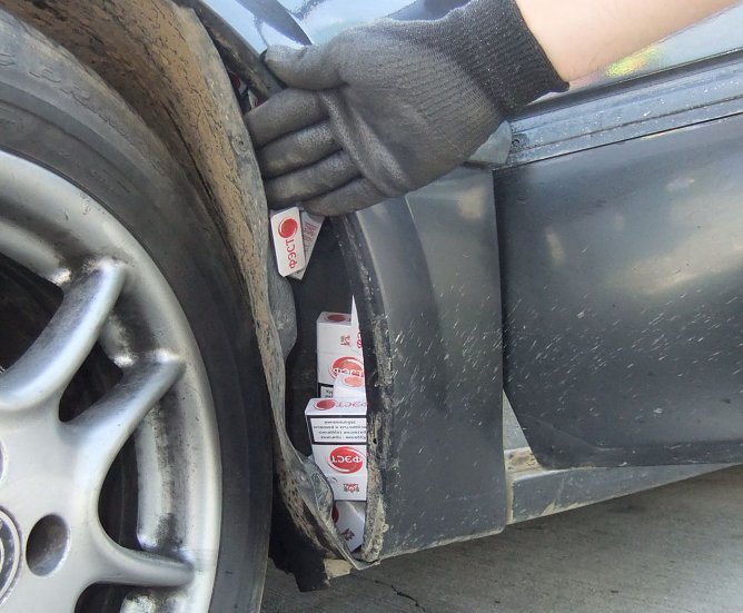 Versteckt und gefunden (Foto: Zoll) Versteckt und gefunden (Foto: Zoll)