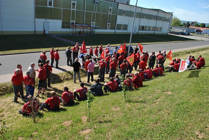 Frühstück vor dem Werktor (Foto: IG Metall) Frühstück vor dem Werktor (Foto: IG Metall)