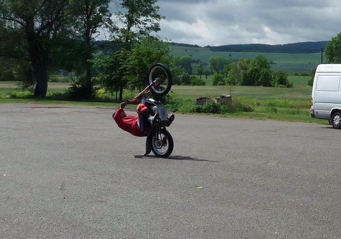 In H&ouml;hle gefeiert (Foto: Karl-Heinz Herrmann)