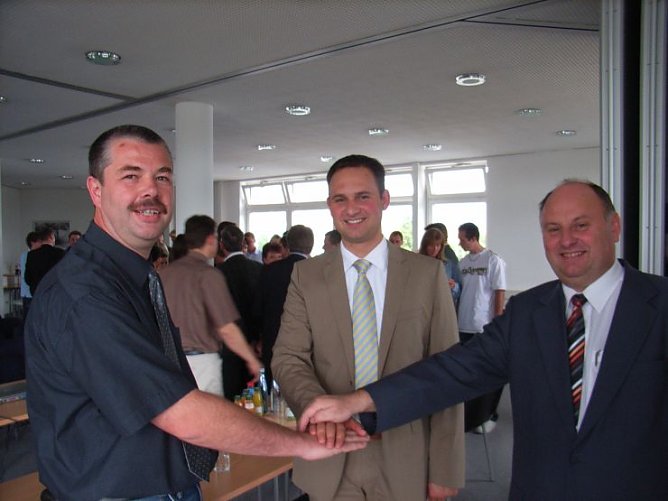 Handschlag im Autohaus (Foto: Daniel)