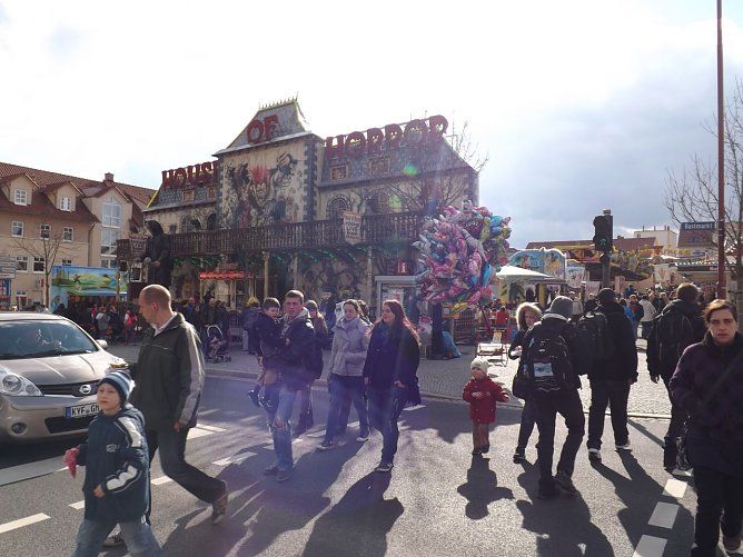 Viele gro&szlig;e und kleine Besucher waren am Sonntag zum Fr&uuml;hlingsfest auf den Blobach gekommen. (Foto: Foto: Mix)