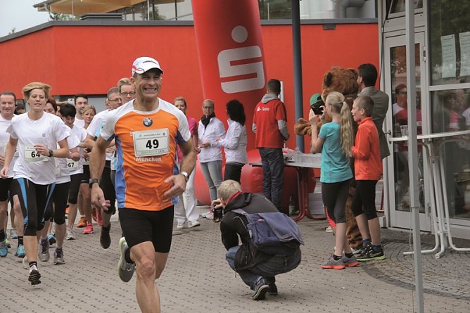 "Hand in Hand" ist das Motto des Hufeland-Laufes gegen den Krebs. (Foto: Foto: Klinikum)