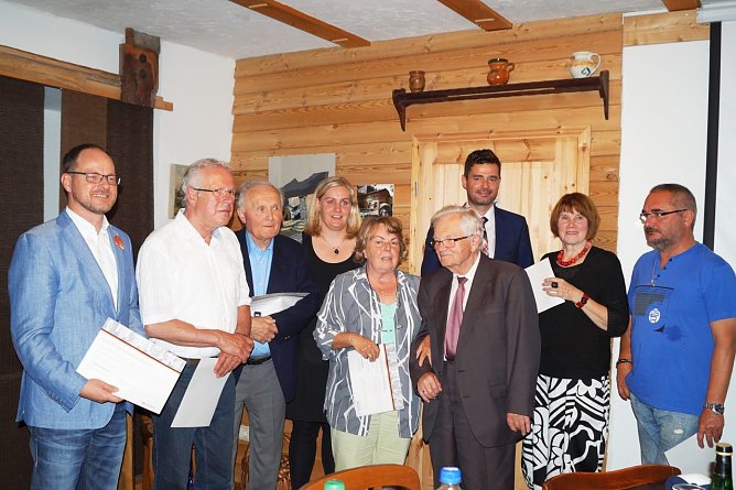 Die Geehrten mit dem CDU Landesvorsitzende Mike Mohring  (Foto: Foto: Vetter)