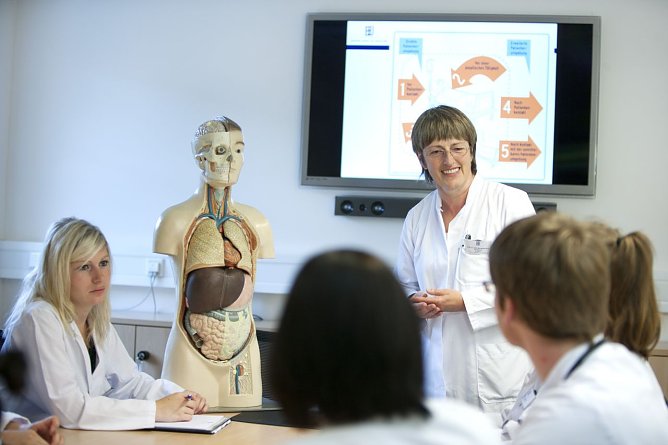 Chef&auml;rztin Prof. Dr. med. Margarete Borg-von Zepelin ist die PJ-Beauftragte vom Hufeland Klinikum und Ansprechpartnerin f&uuml;r die Studenten im Praktischen Jahr.  (Foto: Foto: Klinikum)