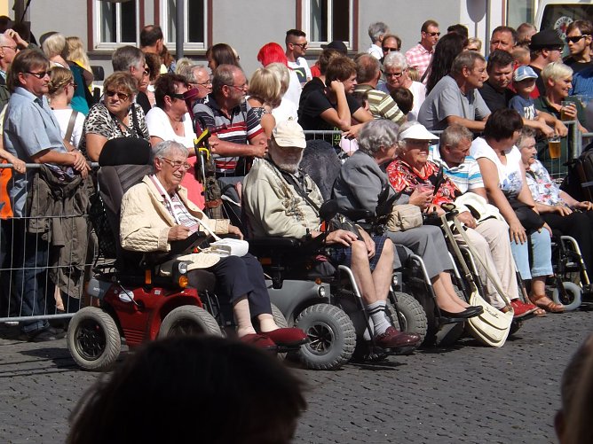 Viele hundert G&auml;ste wollten sich das Spektakel nicht entgehen lassen. (Foto: Foto: Mix)