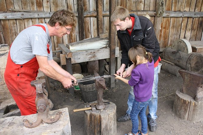 David Henning (r.) ist die Ikone unter den Betreuer der Kreissportjugend Unstrut-Hainich. (Foto: Foto:KSB)