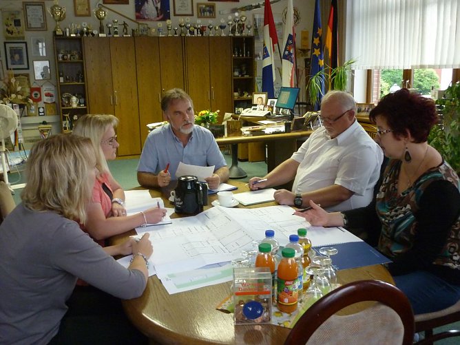 Die t&auml;gliche Lage hinsichtlich der Unterbringung und Integration der Asylbewerber wird gemeinsam im Landratsamt er&ouml;rtert. (Foto: Foto: Landratsamt)