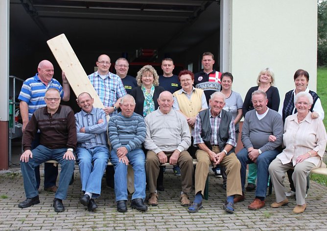 Fr&ouml;hliche Runden wird es jetzt &ouml;fter bei der Kutzlebener Feuerwehr geben. (Foto: Foto: privat)
