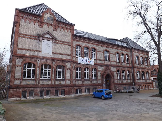 Die Volkshochschule ist in der Stadtmitte M&uuml;hlhausens zu finden und g&uuml;nstig zu Fu&szlig; oder per Auto zu erreichen. (Foto: mix)