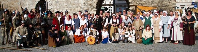Viele engagierte Laiendarsteller unterst&uuml;tzen das Historienspiel. (Foto: Stadtverwaltung M&uuml;hlhausen)