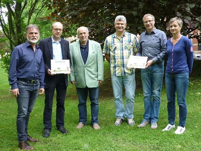 Bürgerstiftung überreicht Schecks (Foto: Pressestelle Landratsamt Unstrut-Hainich Kreis) Bürgerstiftung überreicht Schecks (Foto: Pressestelle Landratsamt Unstrut-Hainich Kreis)