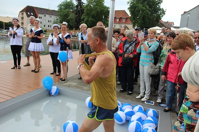 Solewasser-Vitalpark feierlich eingeweiht (Foto: Karl-Heinz Herrmann) Solewasser-Vitalpark feierlich eingeweiht (Foto: Karl-Heinz Herrmann)