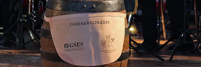 Ministerpr&auml;sident bekam Schl&auml;ge (Foto: Karl-Heinz Herrmann)