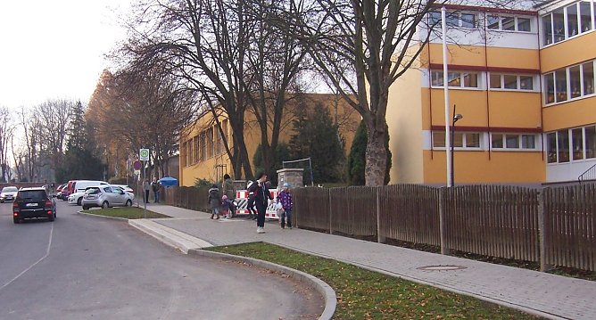 Barrierefrei Ein- und Aussteigen (Foto: Pressestelle UHK)