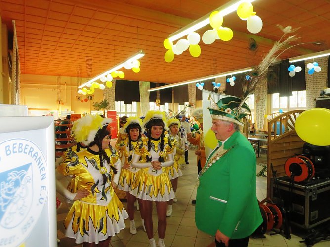 Sondershausen lud Thüringer Narren ein (Foto: Sondershäuser Narren) Sondershausen lud Thüringer Narren ein (Foto: Sondershäuser Narren)