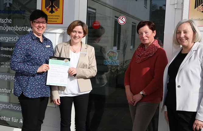 Von links: Nadine Christ � Mitarbeiterin der Agentur f&uuml;r Arbeit, Kathrin Kleinschmidt � Mitarbeiterin der Agentur f&uuml;r Arbeit, Regina Haupt � ASB Kreisverband Unstrut-Hainich-Kreis und Ina Benad � Vorsitzende der Gesch&auml;ftsf&uuml;hrung der Agentur f&uuml;r Arbeit Gotha (Foto: Agentur f&uuml;r Arbeit)