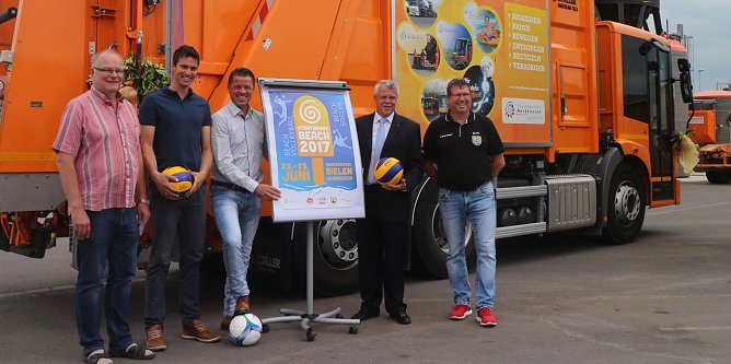 Die Vorbereitungen f&uuml;r den 10. Stadtwerke-Beach-Cup laufen (Foto: Angelo Glashagel)
