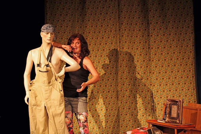 Diana Floetenmeyer in "M&auml;nner und andere Irrt&uuml;mer" (Foto: 3K Theaterwerkstatt)