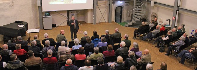 Es gibt bei uns keinen Urwald mehr! (Foto: Karl-Heinz Herrmann) Es gibt bei uns keinen Urwald mehr! (Foto: Karl-Heinz Herrmann)