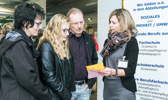 bildungsmesse (Foto: Matth&auml;us Bartholom&auml;us)