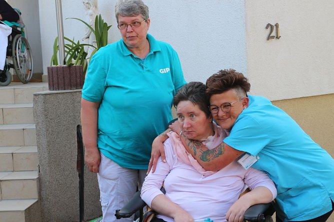 Teamleiterin Kathrin Gräbe-Elliger (rechts) (Foto: Angelo Glashagel) Teamleiterin Kathrin Gräbe-Elliger (rechts) (Foto: Angelo Glashagel)