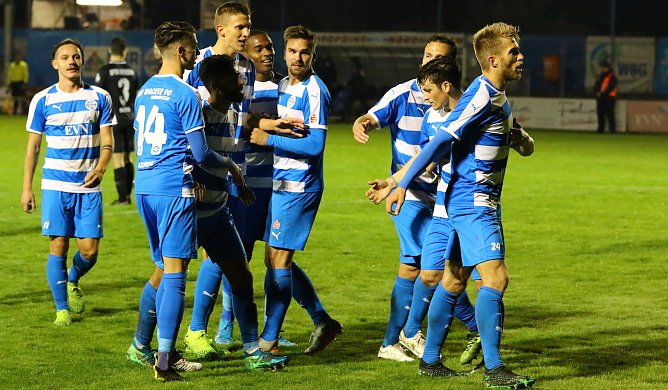 Wacker-Torjubel (Foto: Bernd Peter)