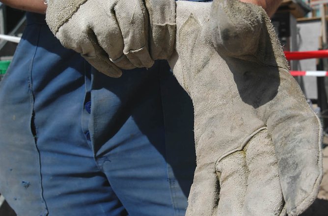 Handschuhe (Foto: IG BAU UH)