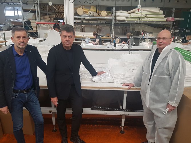 v.l.: Herr Hohlbein, Senior Sales Manager ergomed GmbH  Herr Szabo, Chairman ergomed GmbH  Herr Fuchs, Brand-Katastrophen- und Rettungsdienst LRA (Foto: Pressestelle Landratsamt Unstrut-Hainich-Kreis)