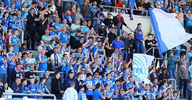 Wackerfans fordern R&uuml;cktritt des Pr&auml;sidenten (Foto: B.Peter)