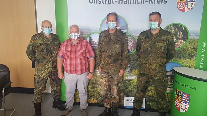 Das Kreisverbindungskommando verabschiedete sich heute vorerst aus dem Landratsamt (Foto: Pressestelle Landratsamt Unstrut-Hainich-Kreis)