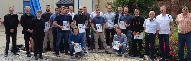 Bergbautechnologen erhielten Zeugnisse (Foto: Birgit Jung) Bergbautechnologen erhielten Zeugnisse (Foto: Birgit Jung)