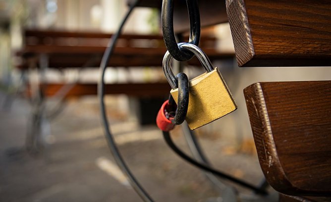 Wegen Corona geschlossen: Die Gastronomie z&auml;hlt zu den am st&auml;rksten von der Pandemie betroffenen Branchen. Um die finanziellen N&ouml;te der Besch&auml;ftigten zu lindern, fordert die Gewerkschaft NGG Soforthilfen im Dezember.  (Foto: NGG)