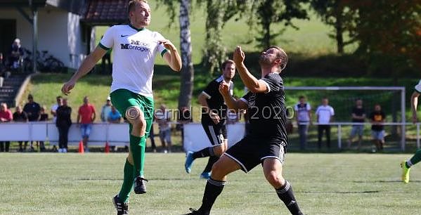 Szene aus dem Kreisoberliga-Spiel SV GW Deuna-VFB 1926 Bebestedt  (Foto: B.Peter)