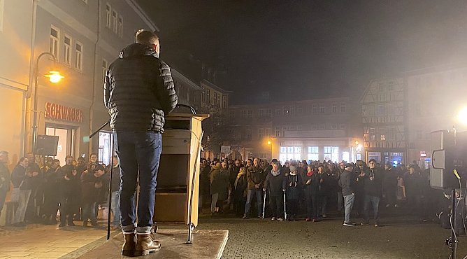 So wie hier im November wird sich der Neumarkt erst im kommenden Jahr wieder f&uuml;llen (Foto: uhz-Archiv)