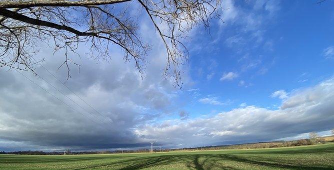 Es bleibt windig und mild (Foto: oas)