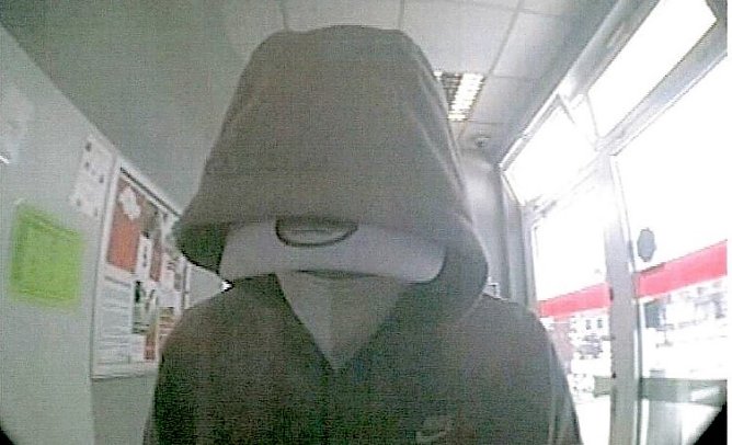 Foto des Gesuchten von der &Uuml;berwachungskamera  (Foto: Polizei)