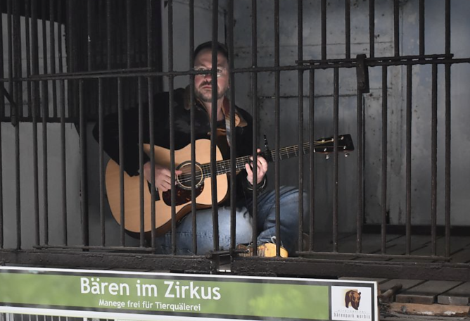 Die Band "Quite Home" hat dem B&auml;renpark einen Song gewidmet (Foto: B&auml;renpark Worbis)