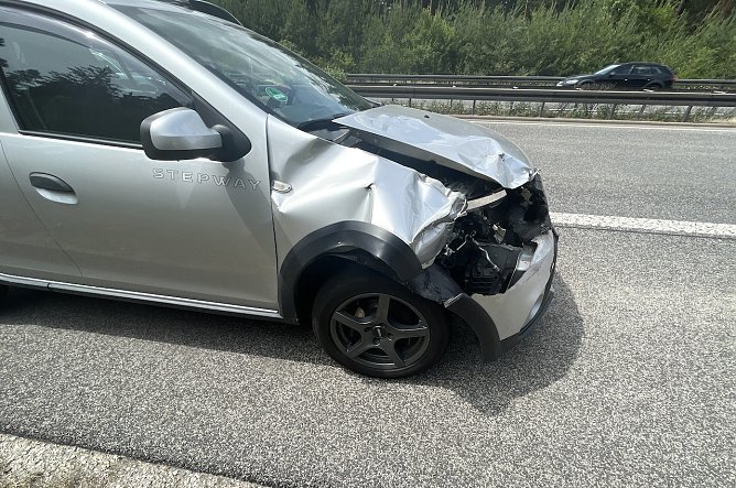 Besch&auml;digtes Fahrzeug (Foto: Autobahnpolizei)