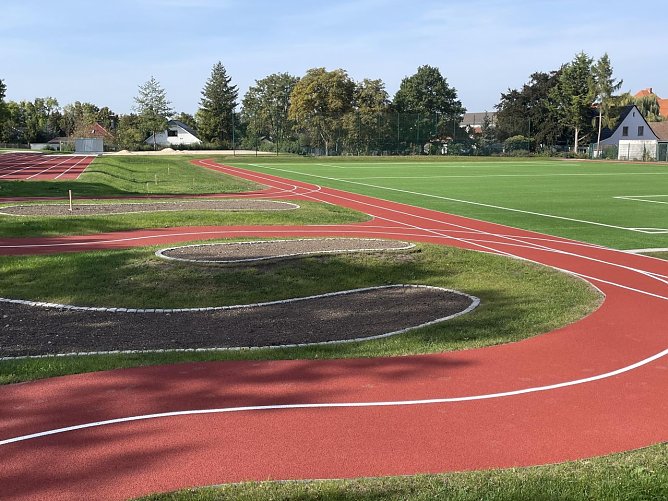 Die Au&szlig;enanlage an der Salza-Halle sind bereit genutzt zu werden (Foto: Landratsamt UHK)