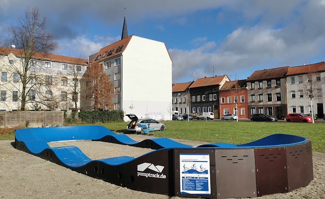 Die mobile Pumptrackanlage nach der Fertigstellung (Foto: Stadtverwaltung M&uuml;hlhausen)