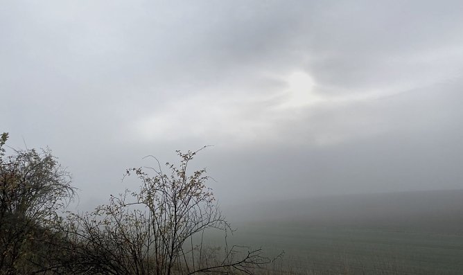 Das unbest&auml;ndige, regnerische Wetter h&auml;lt an (Foto: oas)