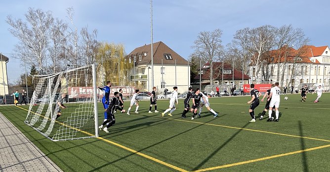 Dicke Luft vorm Ohrataler Tor. Amt Endereichten den Preu&szlig;en 30 starke Anfangsminuten zum Sieg (Foto: M.Fromm)